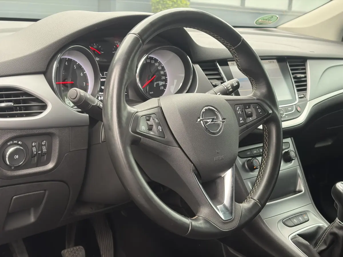 1.0 Online Edition ✓2e Eigenaar✓Carplay✓Navi✓Trekhaak✓Net beurt gehad✓Clima✓Cruise✓Pdc V+A✓105pk✓N.A.P✓Lm velgen✓Apk tot 10-2027