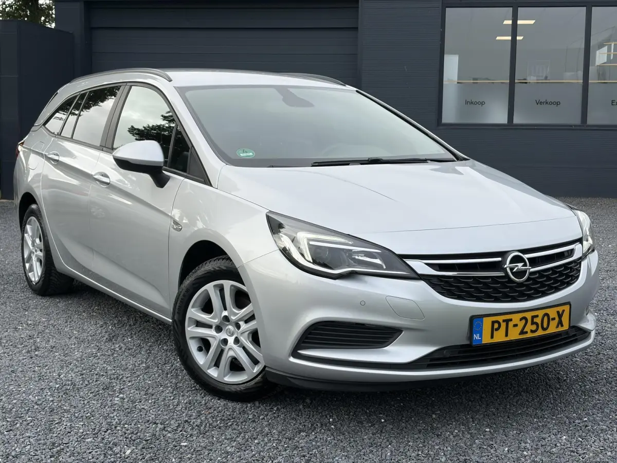1.0 Online Edition ✓2e Eigenaar✓Carplay✓Navi✓Trekhaak✓Net beurt gehad✓Clima✓Cruise✓Pdc V+A✓105pk✓N.A.P✓Lm velgen✓Apk tot 10-2027