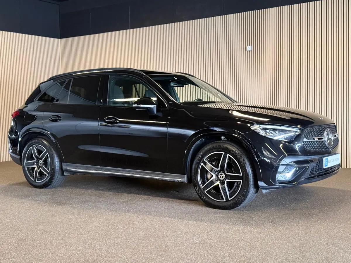 200 4-Matic AMG STYLING-PANORAMADAK-TREKHAAK-CAMERA-APPLE CARPLAY-COMPLEET