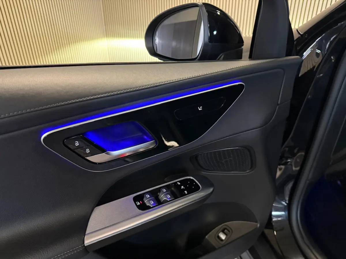 200 4-Matic AMG STYLING-PANORAMADAK-TREKHAAK-CAMERA-APPLE CARPLAY-COMPLEET