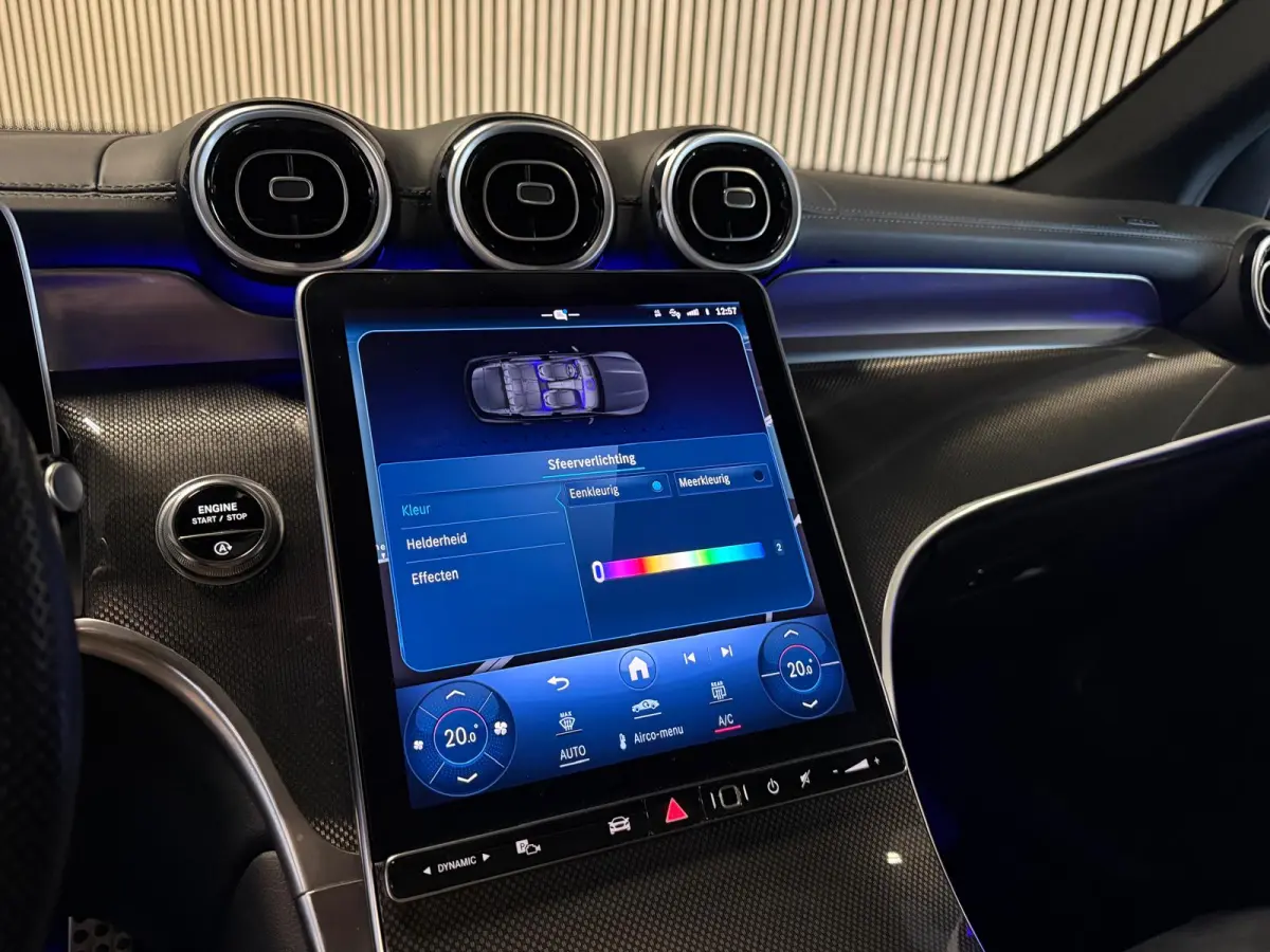 200 4-Matic AMG STYLING-PANORAMADAK-TREKHAAK-CAMERA-APPLE CARPLAY-COMPLEET