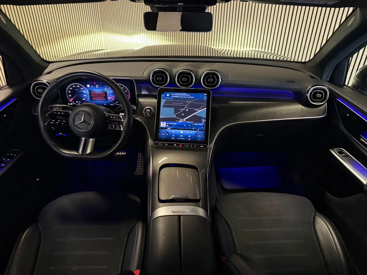 200 4-Matic AMG STYLING-PANORAMADAK-TREKHAAK-CAMERA-APPLE CARPLAY-COMPLEET