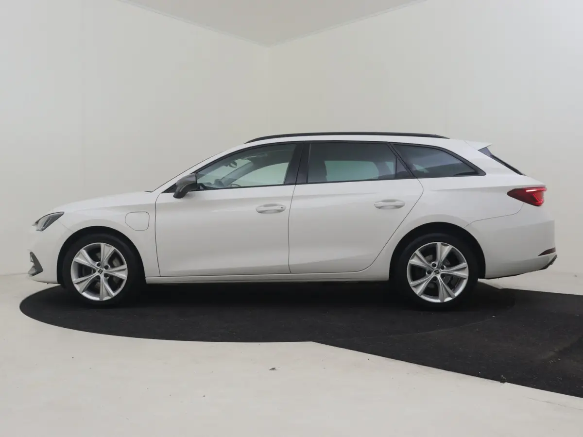 1.4 TSI eHybrid PHEV FR Business Intense | Trekhaak uitklapbaar | Achteruitrijcamera | Stoel/stuurverw | Climate cont | Cruise cont | Apple car/Android auto |  Parkeersensoren | Navi | DAB |