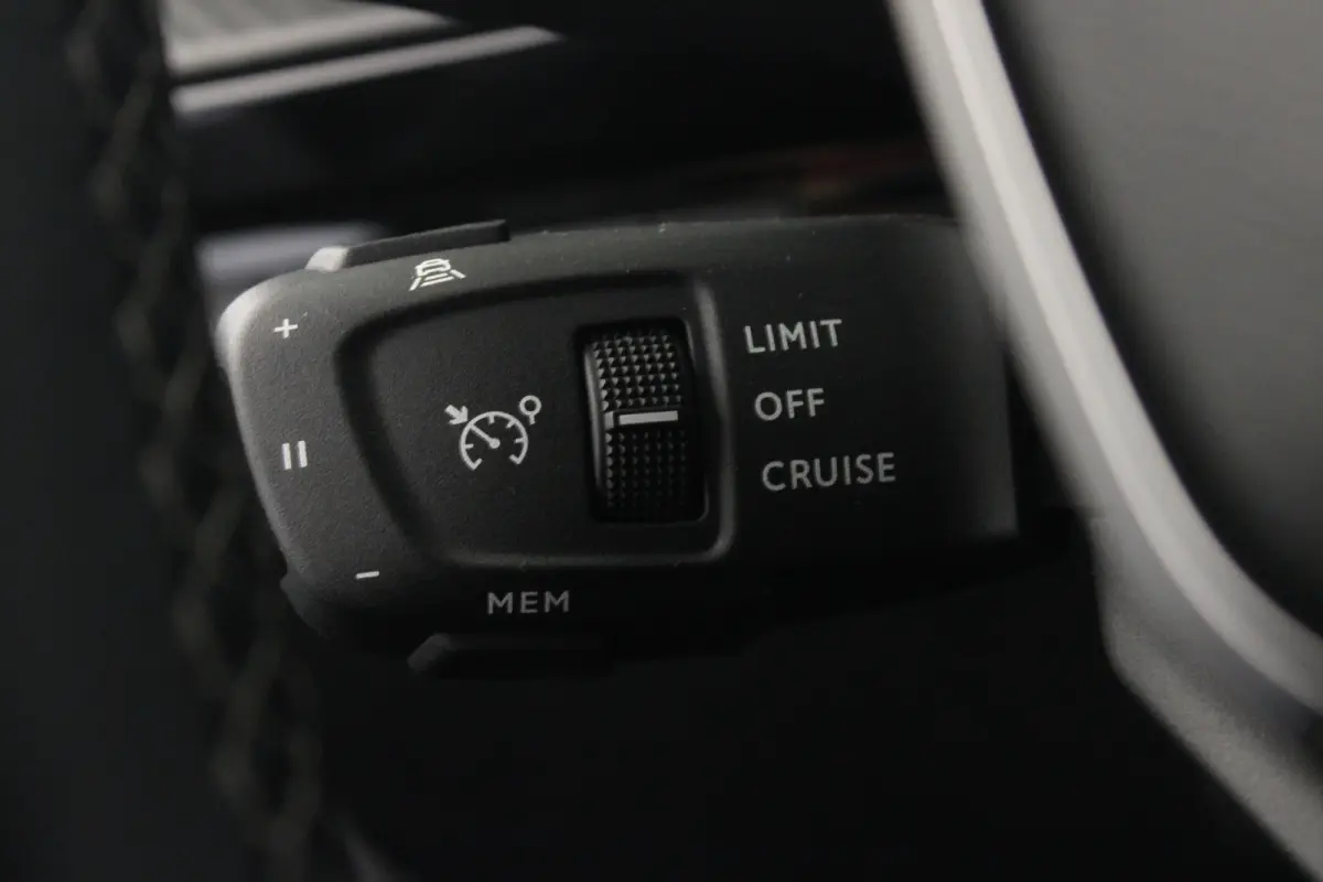 1.2 PureTech Blue Lease Allure |Camera|Navi|ACC|