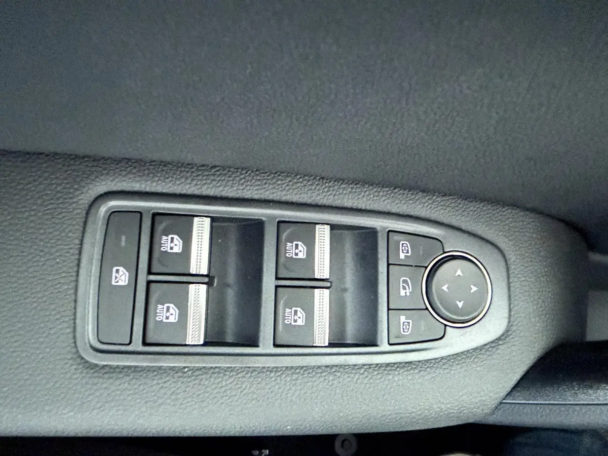 1.8 HEV Instyle | €3.000,- voorraadvoordeel! | Adaptive Cruise Control | Bekleding Leder | Climate Control | Elektrische Kofferklep | Elektrische Stoelen | Google Navigatie | Panoramadak |