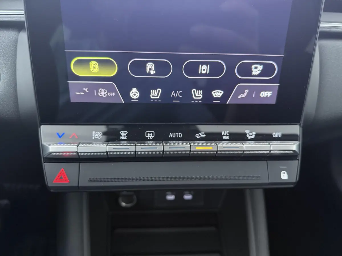 1.8 HEV Instyle | €3.000,- voorraadvoordeel! | Adaptive Cruise Control | Bekleding Leder | Climate Control | Elektrische Kofferklep | Elektrische Stoelen | Google Navigatie | Panoramadak |