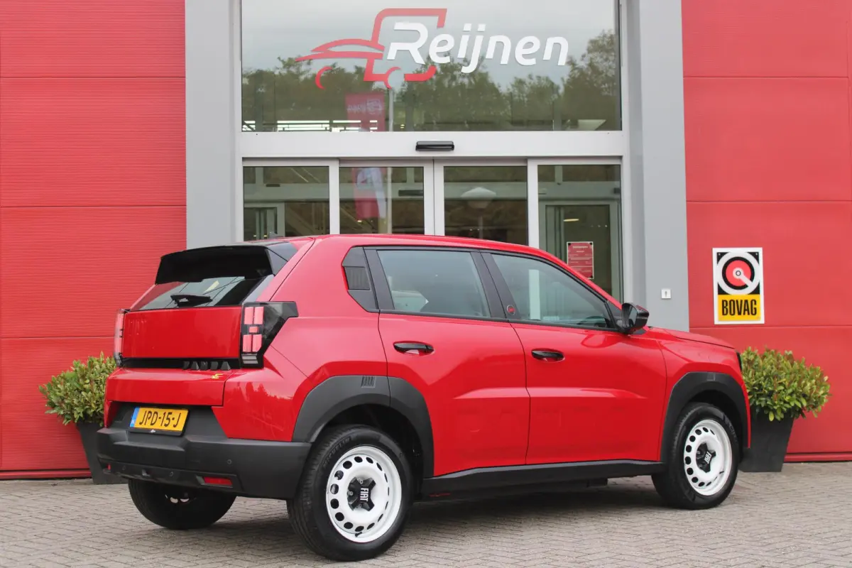 RED 113PK 11 kW 44 kWh | 3-FASE | APPLE CARPLAY/ANDROID AUTO | CRUISE CONTROL | AIRCO | PARKEERSENSOREN ACHTER | LED KOPLAMPEN | SPORTIEVE VELGEN 16" | DAB+ RADIO | DIGITAAL DASHBOARD | ELEK