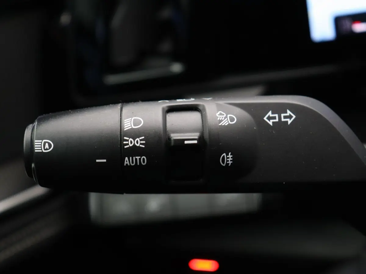 mild hybrid 130pk Techno | Trekhaak | Voorruitverwarming | Stoelverwarming | Elektrische stoel met geheugen |