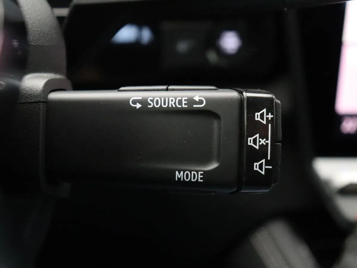 mild hybrid 130pk Techno | Trekhaak | Voorruitverwarming | Stoelverwarming | Elektrische stoel met geheugen |