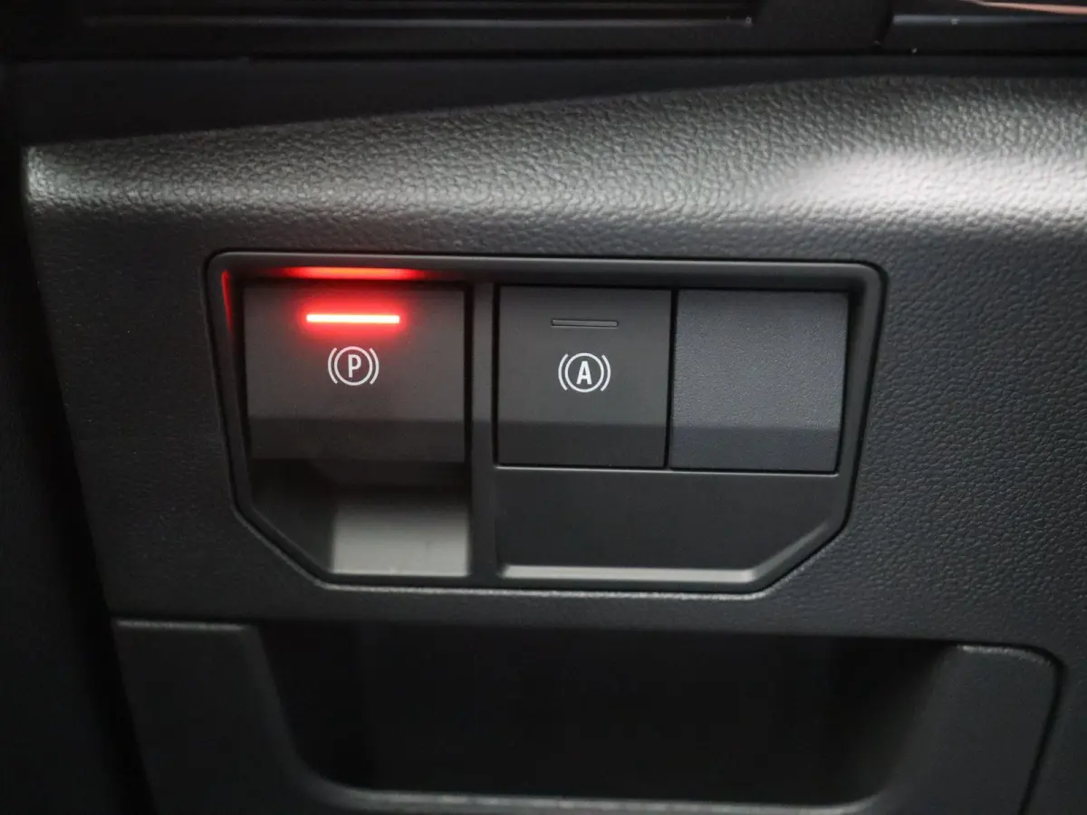 mild hybrid 130pk Techno | Trekhaak | Voorruitverwarming | Stoelverwarming | Elektrische stoel met geheugen |