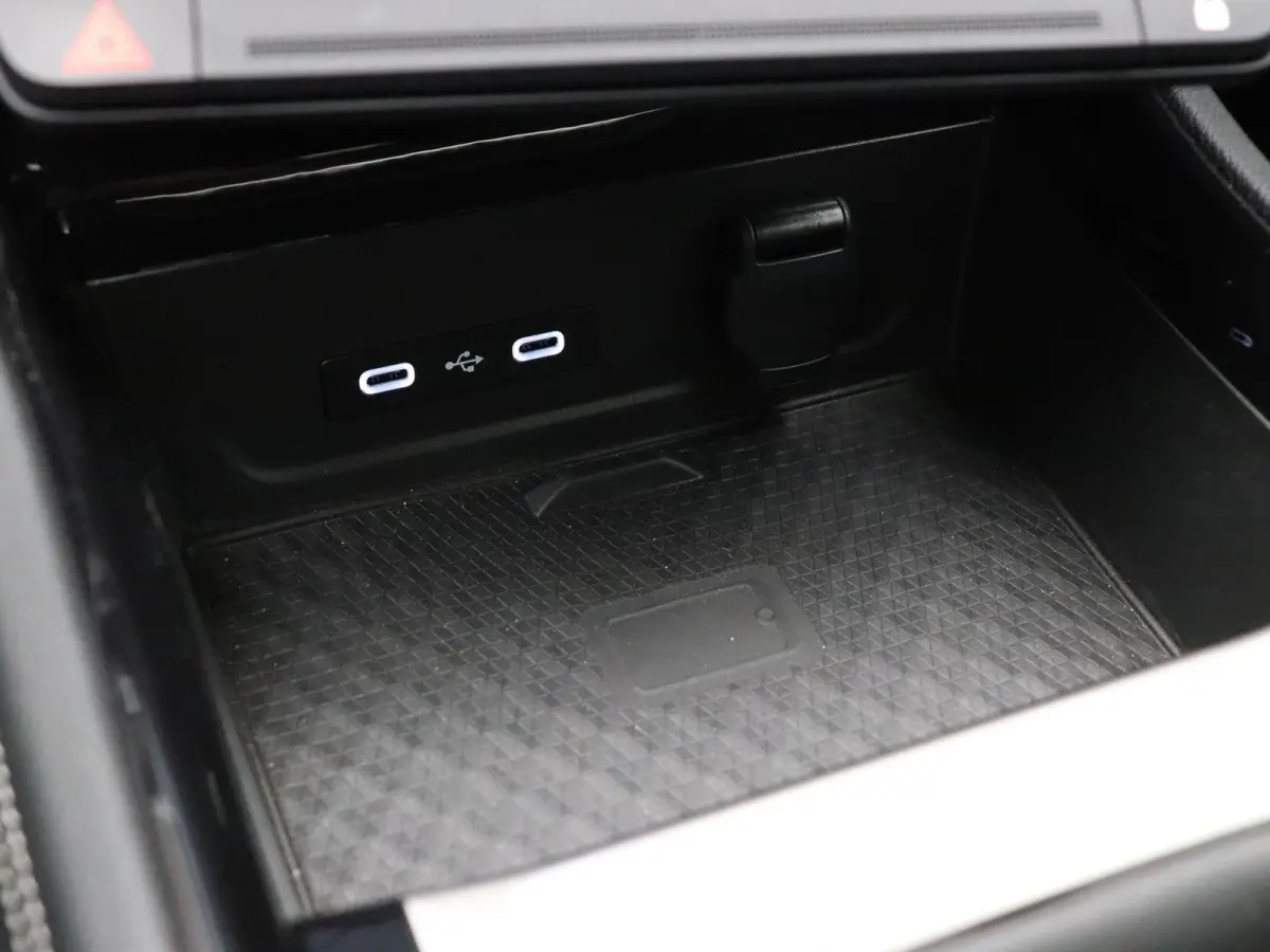 mild hybrid 130pk Techno | Trekhaak | Voorruitverwarming | Stoelverwarming | Elektrische stoel met geheugen |