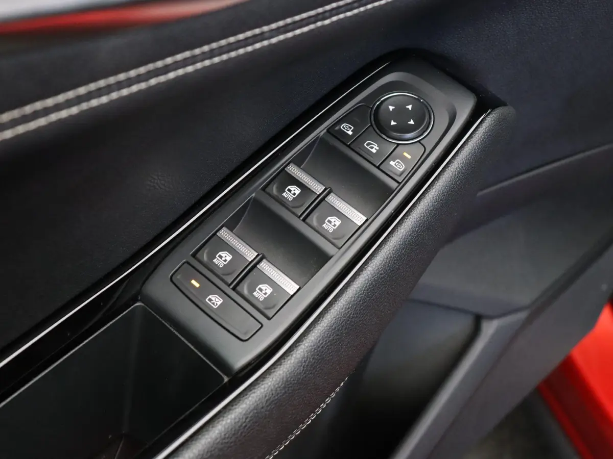 mild hybrid 130pk Techno | Trekhaak | Voorruitverwarming | Stoelverwarming | Elektrische stoel met geheugen |