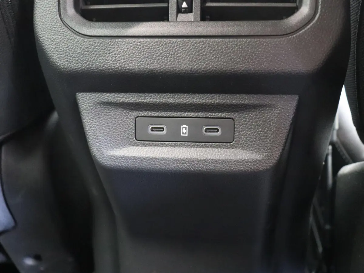 mild hybrid 130pk Techno | Trekhaak | Voorruitverwarming | Stoelverwarming | Elektrische stoel met geheugen |