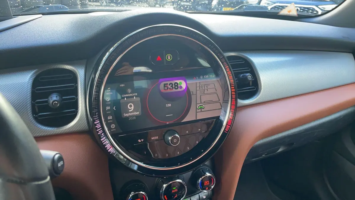 2.0 S John Cooper Works 178 PK | Automaat | Connected Navigation Plus | Head-up display | Navigatiesysteem | Apple Carplay/Android Auto | Draadloze telefoonlader | Leder |