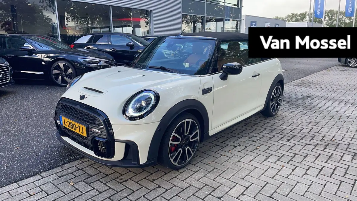 2.0 S John Cooper Works 178 PK | Automaat | Connected Navigation Plus | Head-up display | Navigatiesysteem | Apple Carplay/Android Auto | Draadloze telefoonlader | Leder |