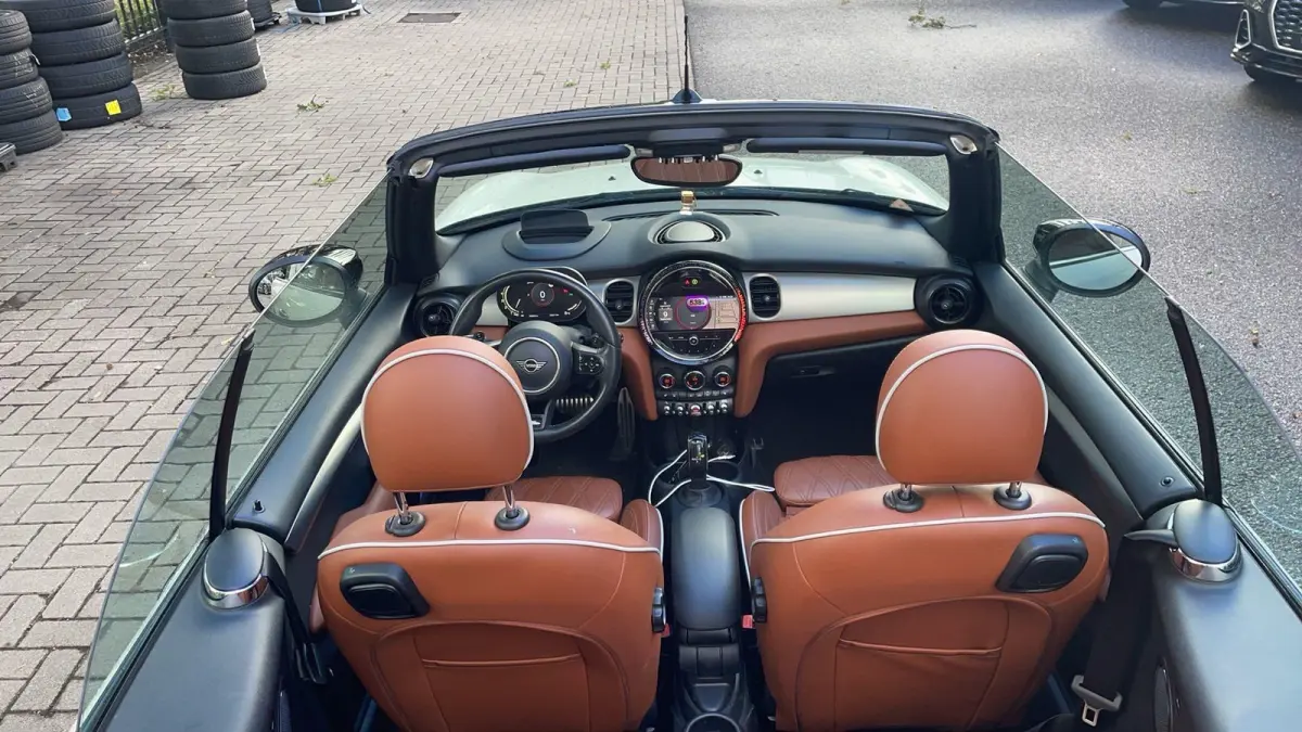 2.0 S John Cooper Works 178 PK | Automaat | Connected Navigation Plus | Head-up display | Navigatiesysteem | Apple Carplay/Android Auto | Draadloze telefoonlader | Leder |