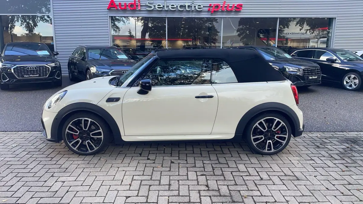 2.0 S John Cooper Works 178 PK | Automaat | Connected Navigation Plus | Head-up display | Navigatiesysteem | Apple Carplay/Android Auto | Draadloze telefoonlader | Leder |