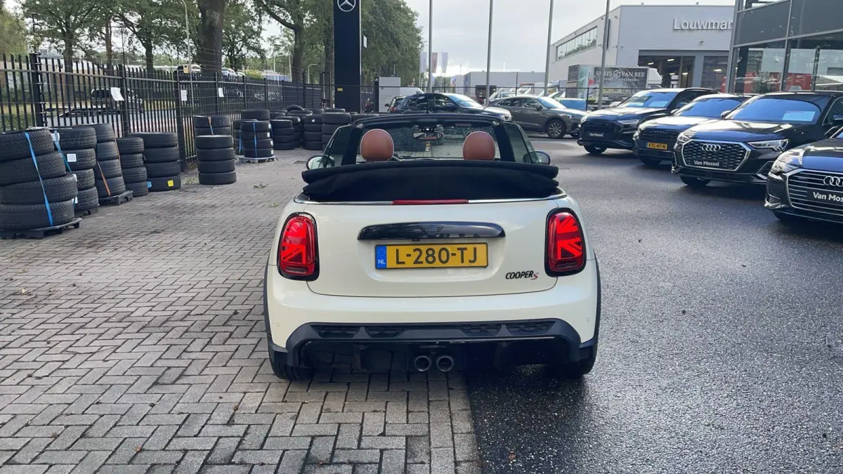 2.0 S John Cooper Works 178 PK | Automaat | Connected Navigation Plus | Head-up display | Navigatiesysteem | Apple Carplay/Android Auto | Draadloze telefoonlader | Leder |