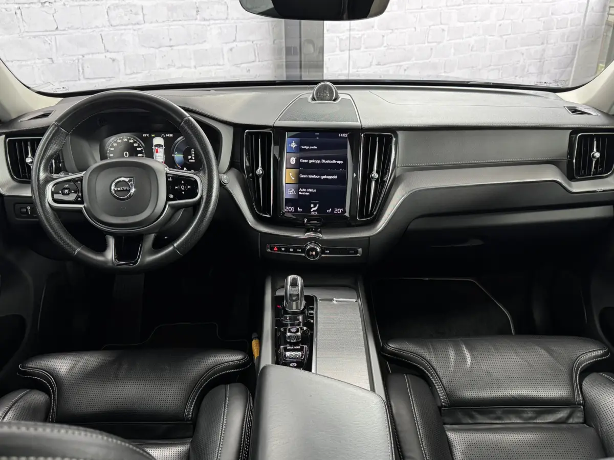 2.0 T8 Twin Engine AWD Inscription Luchtvering B&W Pano Trekhaak Pilot Assist
