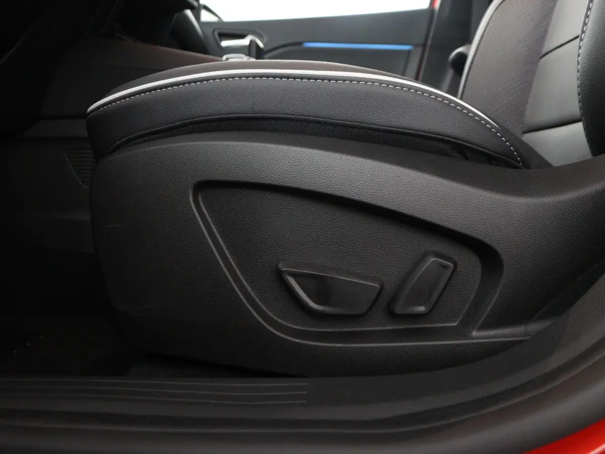 1.8 HEV AT Instyle | € 3.000 Korting! | 360º Camera | Adaptive Cruise Control | Bekleding Leder | Climate Control | Elektrische Stoelen | Google Navigatie | Panoramadak | Stoel- en Stuurv