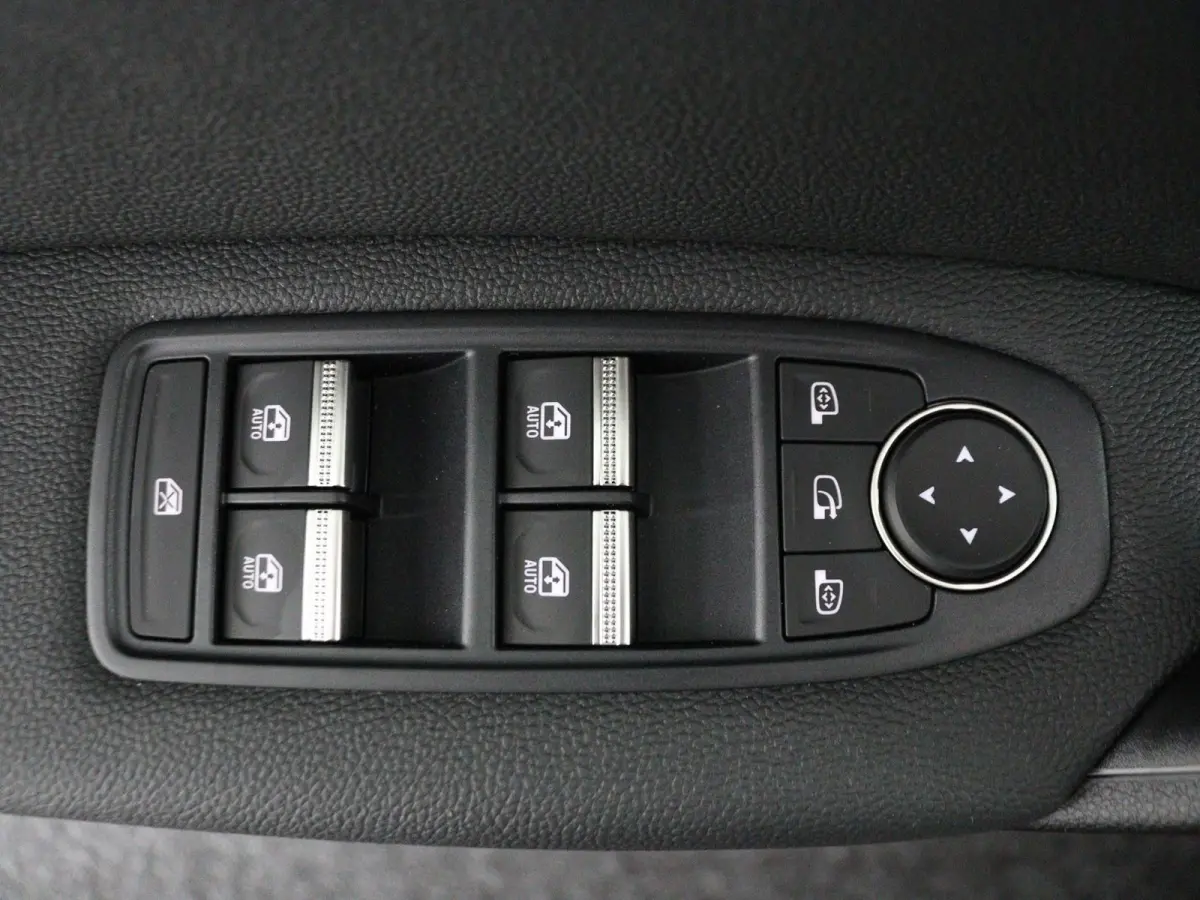 1.8 HEV AT Instyle | € 3.000 Korting! | 360º Camera | Adaptive Cruise Control | Bekleding Leder | Climate Control | Elektrische Stoelen | Google Navigatie | Panoramadak | Stoel- en Stuurv