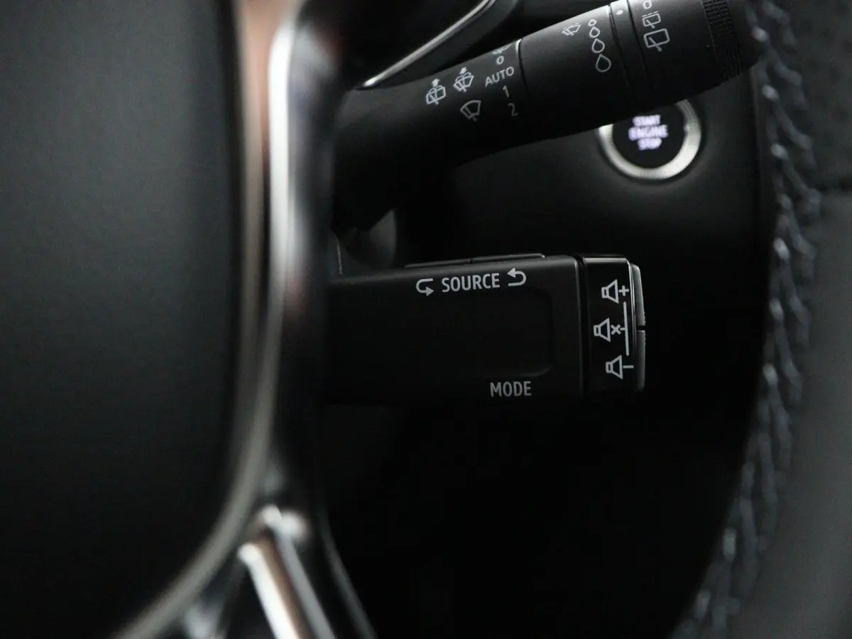 1.8 HEV AT Instyle | € 3.000 Korting! | 360º Camera | Adaptive Cruise Control | Bekleding Leder | Climate Control | Elektrische Stoelen | Google Navigatie | Panoramadak | Stoel- en Stuurv