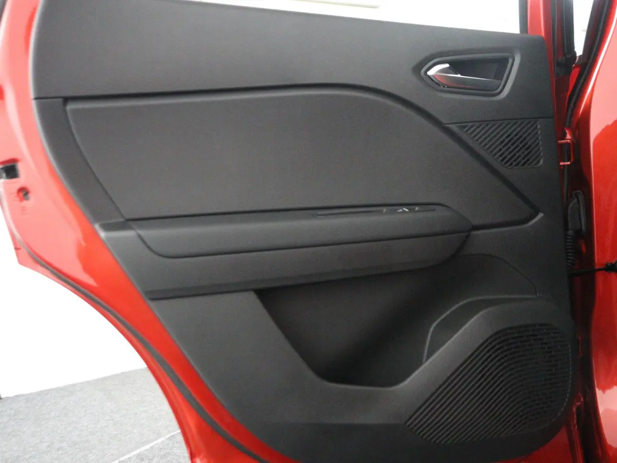 1.8 HEV AT Instyle | € 3.000 Korting! | 360º Camera | Adaptive Cruise Control | Bekleding Leder | Climate Control | Elektrische Stoelen | Google Navigatie | Panoramadak | Stoel- en Stuurv