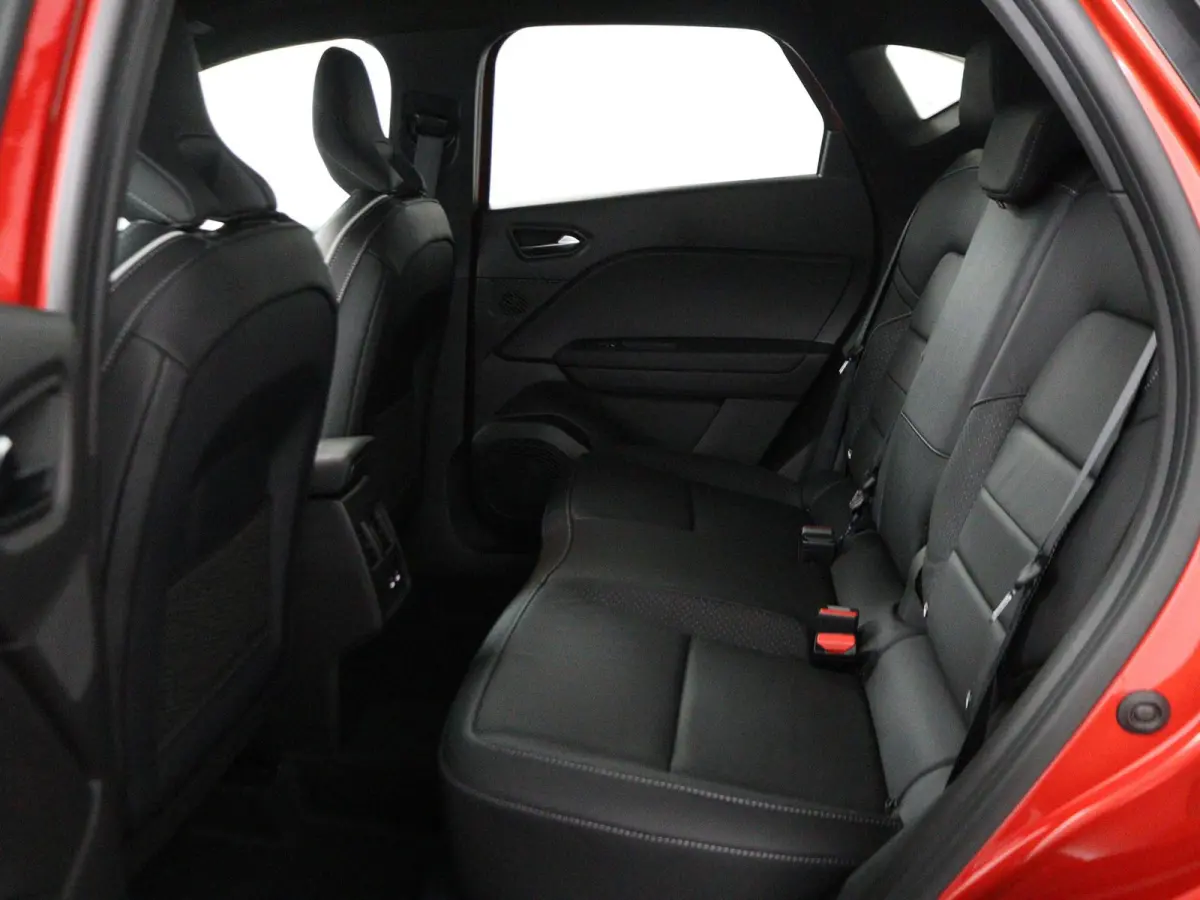 1.8 HEV AT Instyle | € 3.000 Korting! | 360º Camera | Adaptive Cruise Control | Bekleding Leder | Climate Control | Elektrische Stoelen | Google Navigatie | Panoramadak | Stoel- en Stuurv
