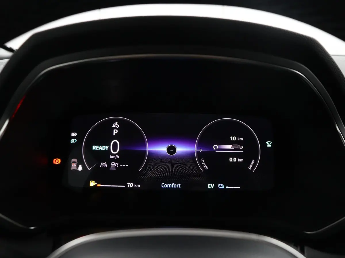 1.8 HEV AT Instyle | € 3.000 Korting! | 360º Camera | Adaptive Cruise Control | Bekleding Leder | Climate Control | Elektrische Stoelen | Google Navigatie | Panoramadak | Stoel- en Stuurv