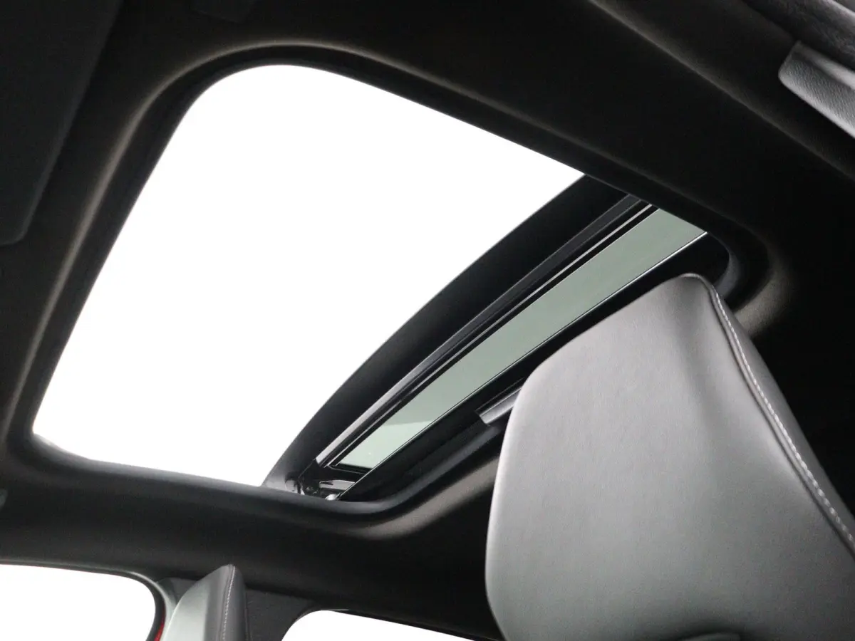 1.8 HEV AT Instyle | € 3.000 Korting! | 360º Camera | Adaptive Cruise Control | Bekleding Leder | Climate Control | Elektrische Stoelen | Google Navigatie | Panoramadak | Stoel- en Stuurv