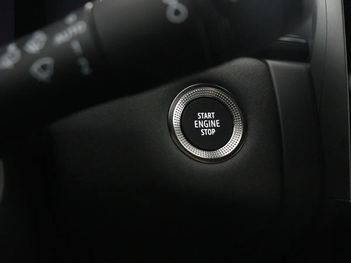 1.8 HEV AT Instyle | € 3.000 Korting! | 360º Camera | Adaptive Cruise Control | Bekleding Leder | Climate Control | Elektrische Stoelen | Google Navigatie | Panoramadak | Stoel- en Stuurv
