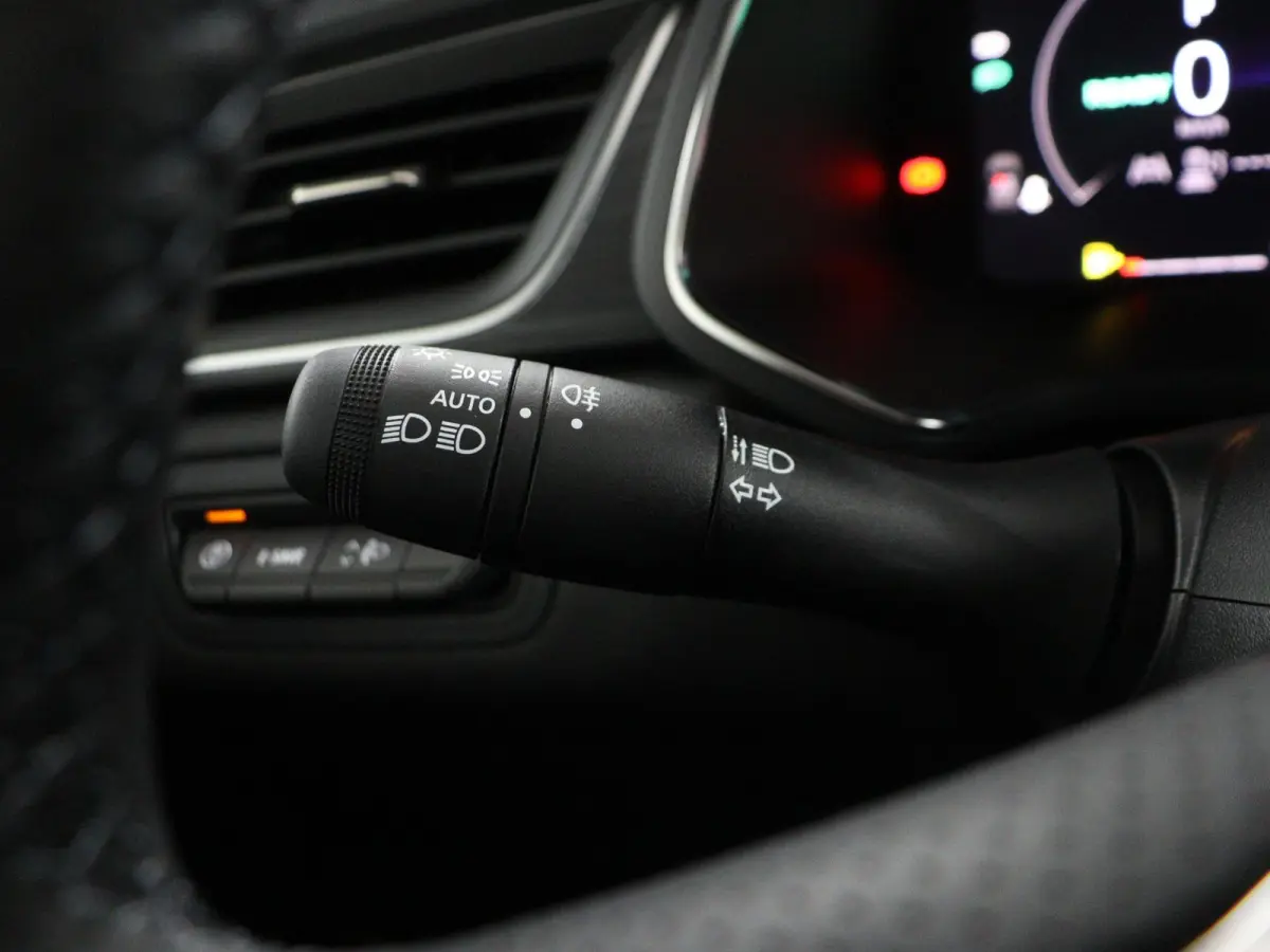 1.8 HEV AT Instyle | € 3.000 Korting! | 360º Camera | Adaptive Cruise Control | Bekleding Leder | Climate Control | Elektrische Stoelen | Google Navigatie | Panoramadak | Stoel- en Stuurv
