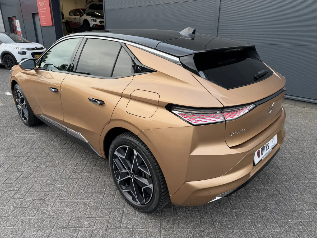 225pk E-Tense Rivoli (Leder incl verwarming/Geheugen - LED - Automatische Airco - Adaptieve Cruise Controle - Keyless Entry - Camera - 19" incl 4S - Apple Carplay - Head up))
