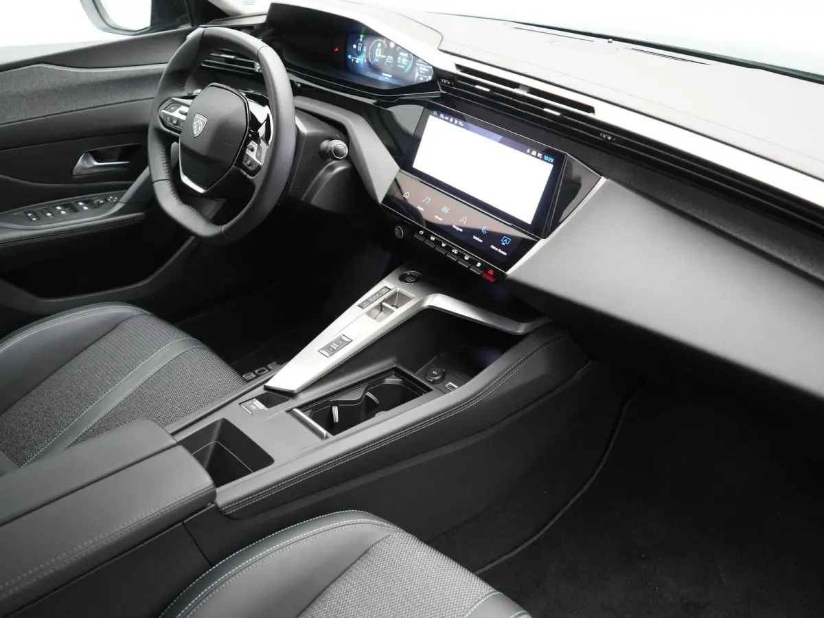 1.6 180 Allure PHEV 180pk Dealer O.H | Adaptive Cruise | 360 Camera | Sportstoelen & Stuur Verwarmd | Blis | Apple Carplay | Keyless | Navigatie | DAB | Virutal | 17"L.M | Plug In Hybrid