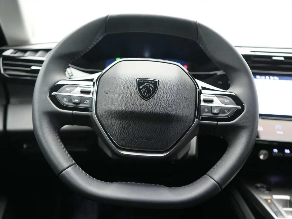 1.6 180 Allure PHEV 180pk Dealer O.H | Adaptive Cruise | 360 Camera | Sportstoelen & Stuur Verwarmd | Blis | Apple Carplay | Keyless | Navigatie | DAB | Virutal | 17"L.M | Plug In Hybrid