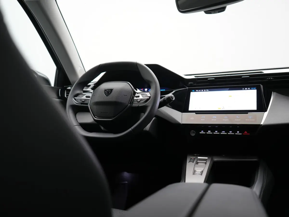 1.6 180 Allure PHEV 180pk Dealer O.H | Adaptive Cruise | 360 Camera | Sportstoelen & Stuur Verwarmd | Blis | Apple Carplay | Keyless | Navigatie | DAB | Virutal | 17"L.M | Plug In Hybrid
