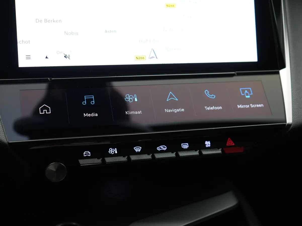 1.6 180 Allure PHEV 180pk Dealer O.H | Adaptive Cruise | 360 Camera | Sportstoelen & Stuur Verwarmd | Blis | Apple Carplay | Keyless | Navigatie | DAB | Virutal | 17"L.M | Plug In Hybrid