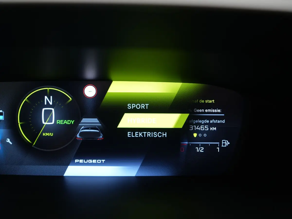 1.6 180 Allure PHEV 180pk Dealer O.H | Adaptive Cruise | 360 Camera | Sportstoelen & Stuur Verwarmd | Blis | Apple Carplay | Keyless | Navigatie | DAB | Virutal | 17"L.M | Plug In Hybrid