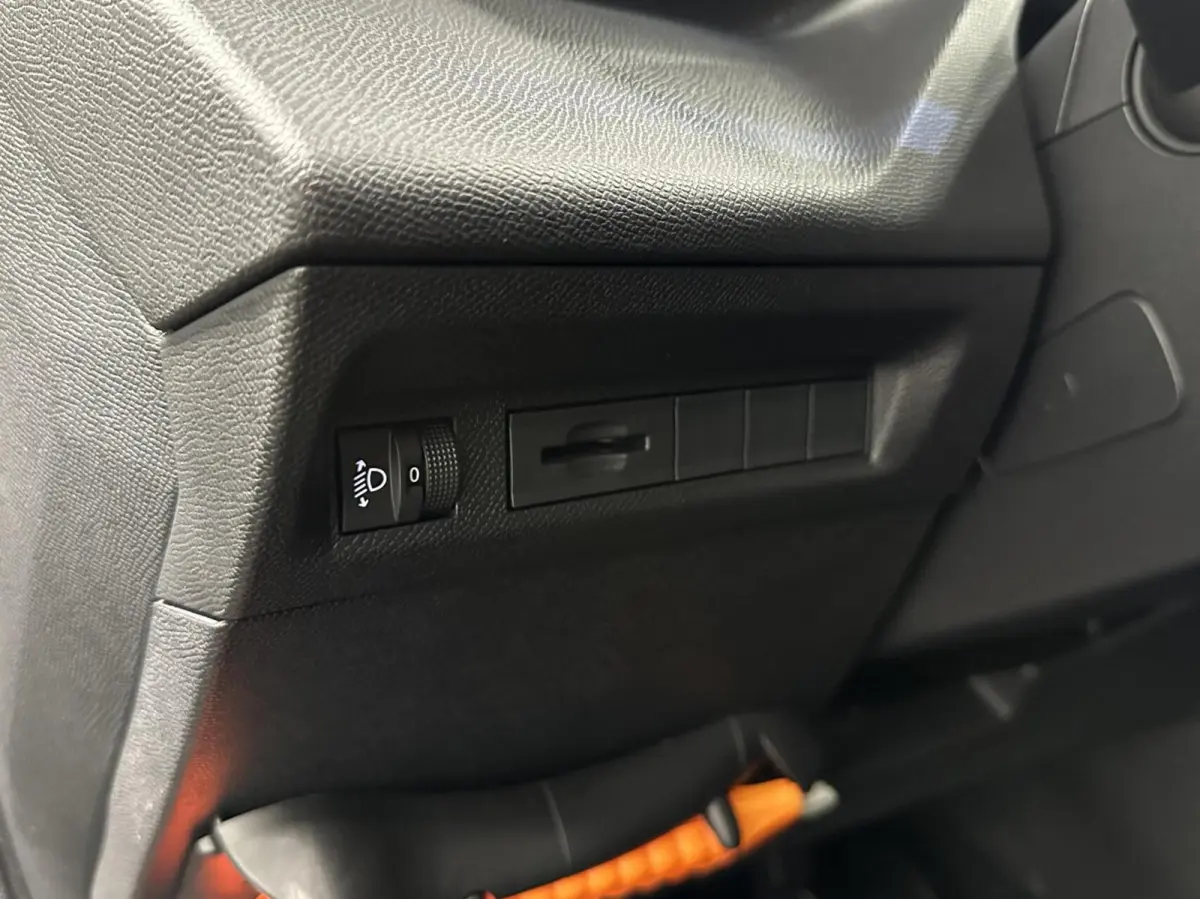 1.2 PureTech Active Pack Business CARPLAY NAVI CRUISE ECC.