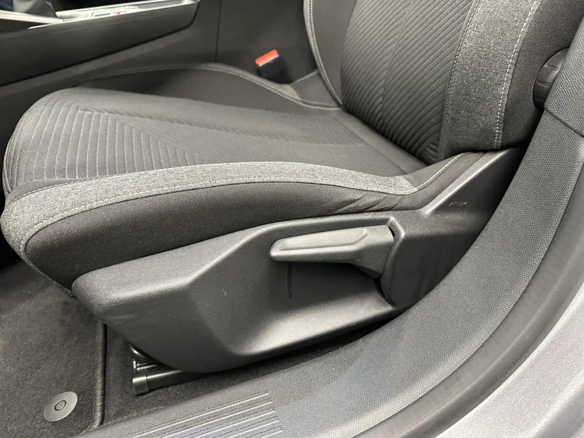 1.2 PureTech Active Pack Business CARPLAY NAVI CRUISE ECC.
