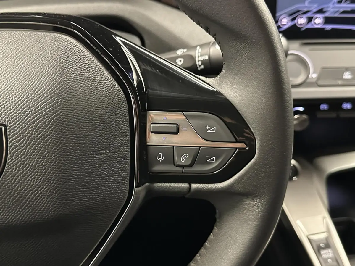 1.2 PureTech Active Pack Business CARPLAY NAVI CRUISE ECC.