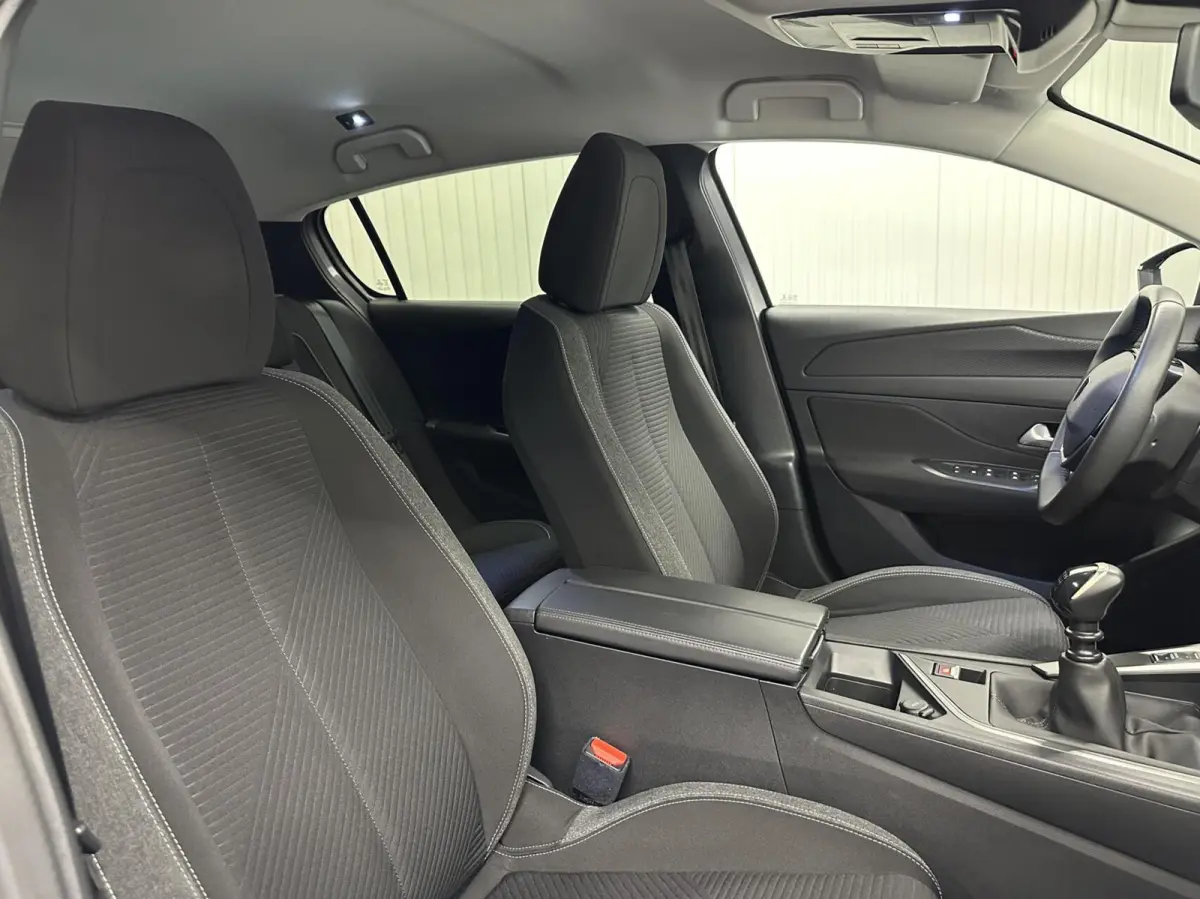 1.2 PureTech Active Pack Business CARPLAY NAVI CRUISE ECC.