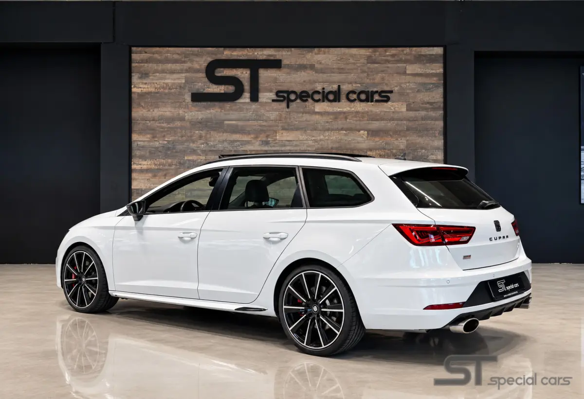 2.0 TSI CUPRA 300 4DRIVE|Pano|Brembo|ABT 370pk