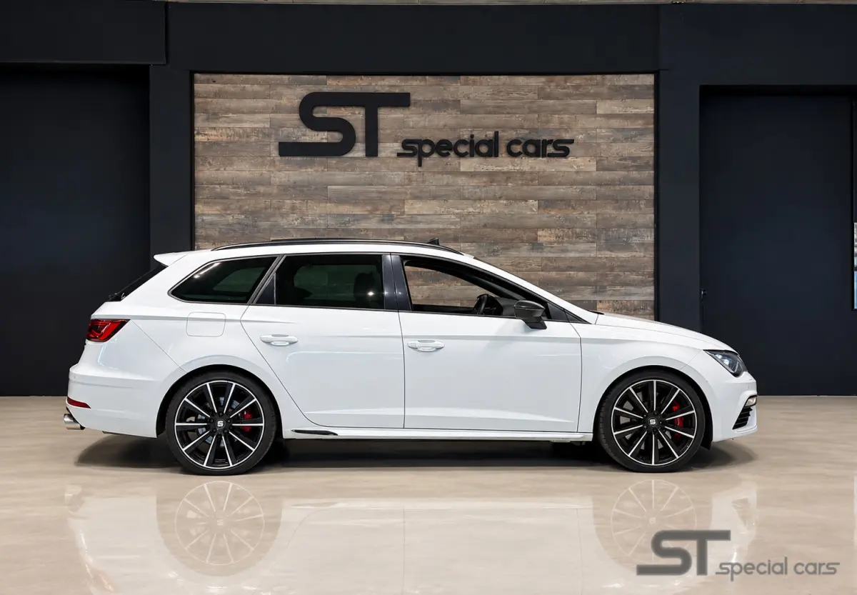 2.0 TSI CUPRA 300 4DRIVE|Pano|Brembo|ABT 370pk