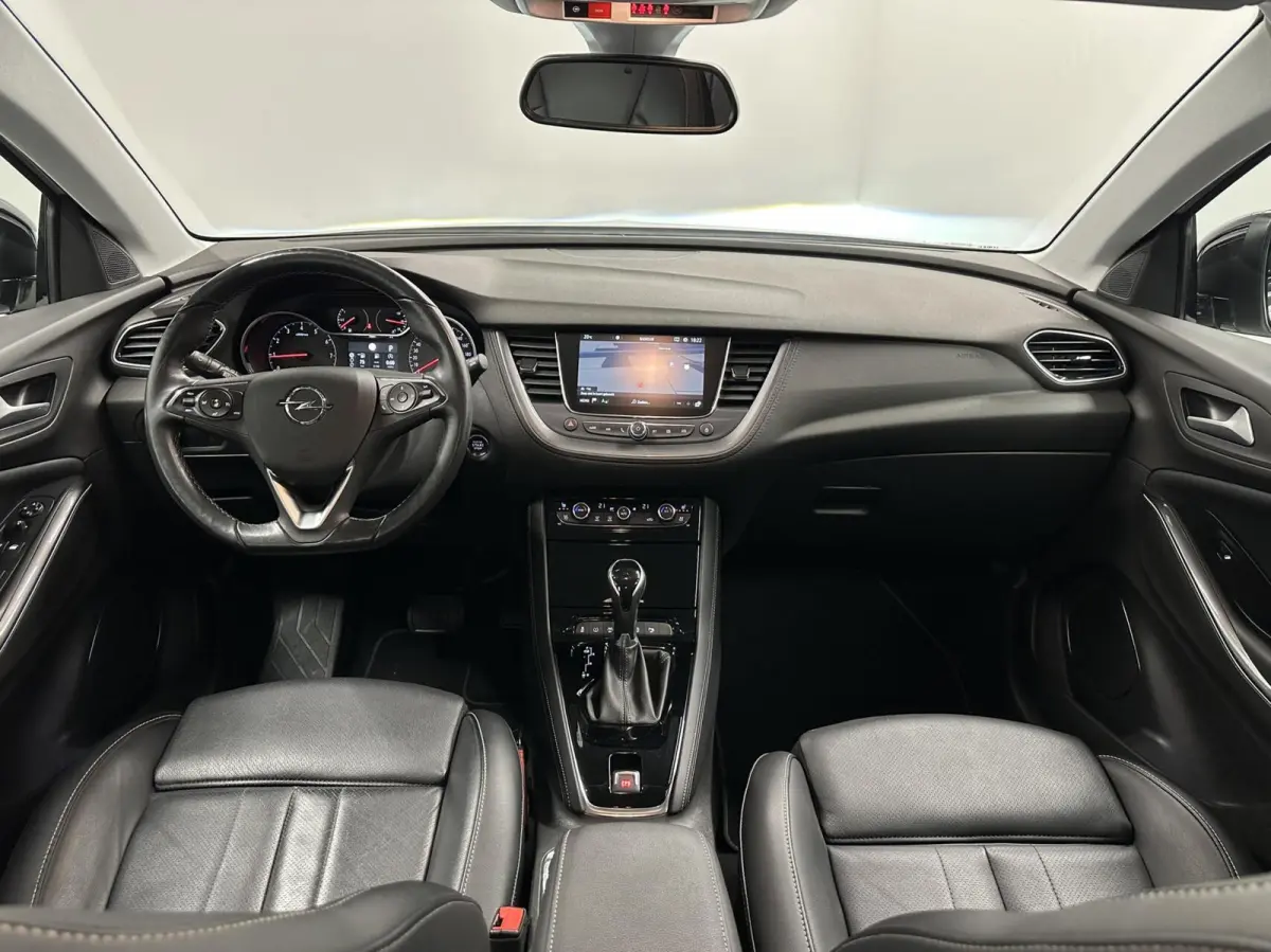 1.2 Turbo Business Elegance LEER TREKHAAK CARPLAY CRUISE ECC NAVI.