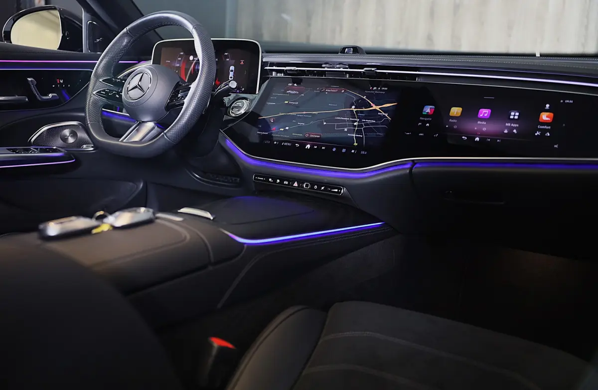 300 e AMG 53 Look / Head Up / Luchtvering / Burmester 4D / HYPERSCREEN / Acc / Memory / Open Pano / 20 Inch