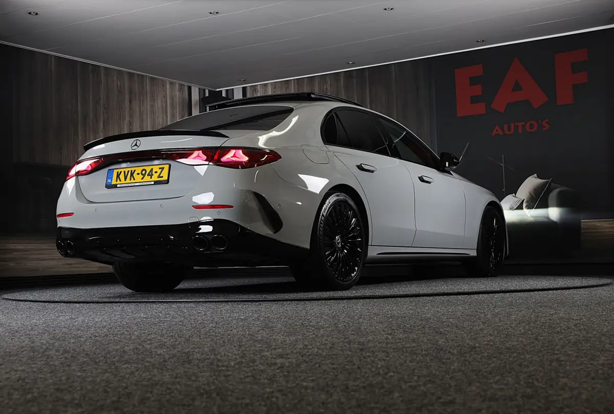 300 e AMG 53 Look / Head Up / Luchtvering / Burmester 4D / HYPERSCREEN / Acc / Memory / Open Pano / 20 Inch