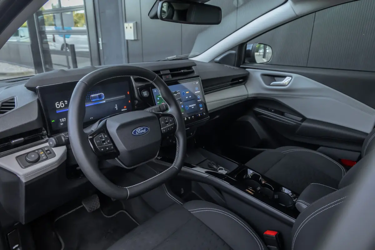 44 kWh | Camera | Winter-pack | Privacy-glass | Full LED