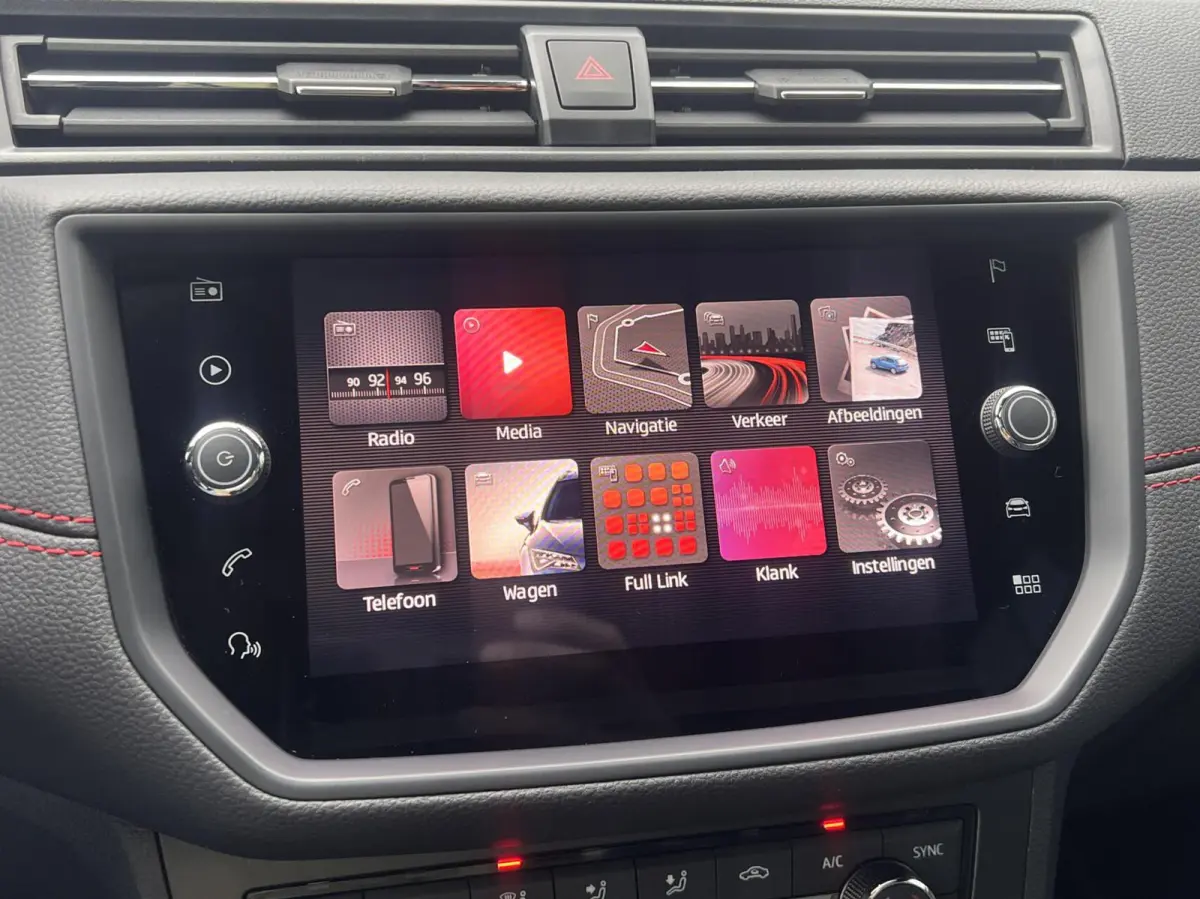 1.0 TSI FR Business Intense Beats Pano LED NL NAP