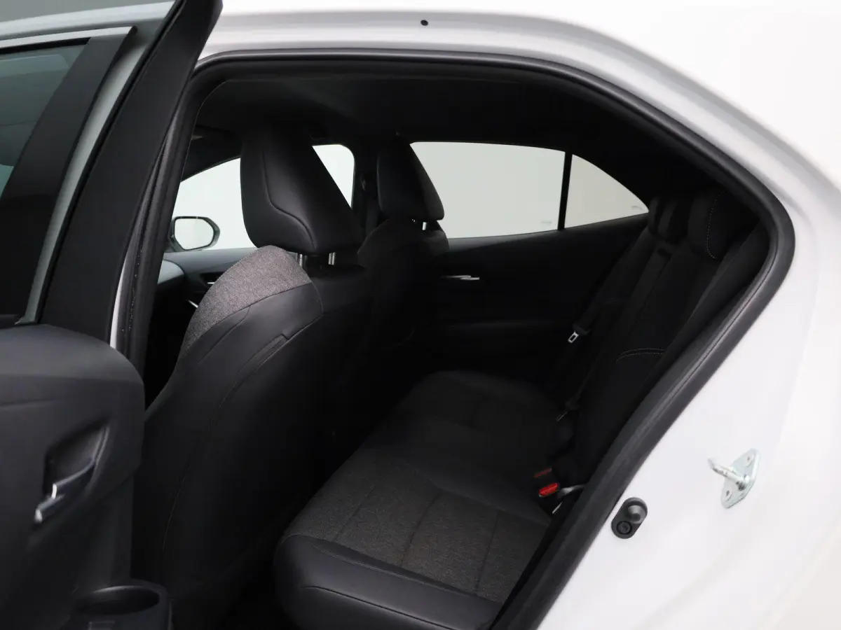 1.8 Hybrid Dynamic | NAVIGATIE | CAMERA | STOELVERWARMING | CLIMATE